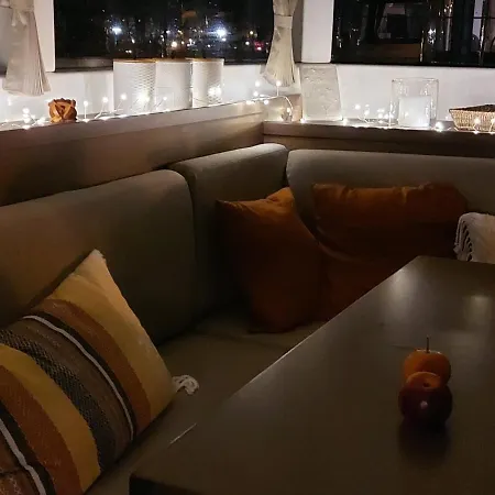Nuit sur l'eau mouillage à San Ciprianu Botel Lecci